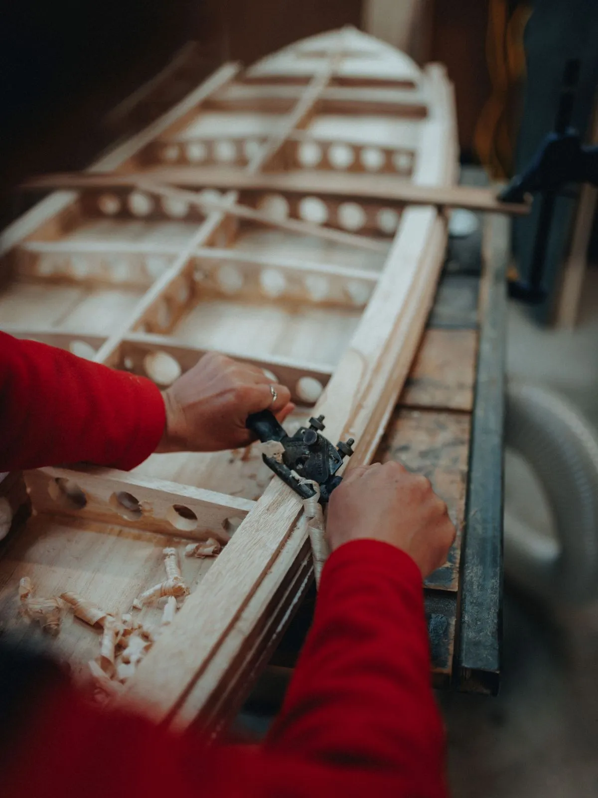 Hollowing out the ribs with a router